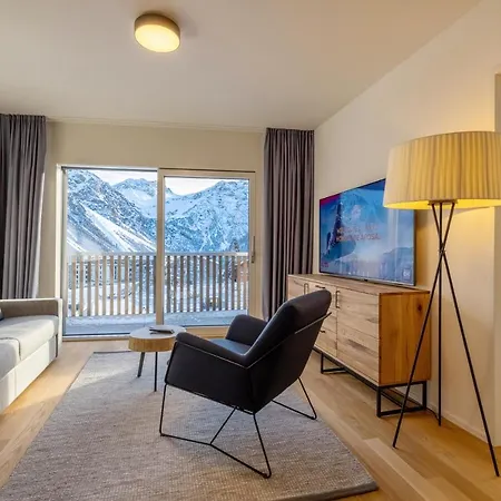 Aves Hotel&apartment Lodge Arosa